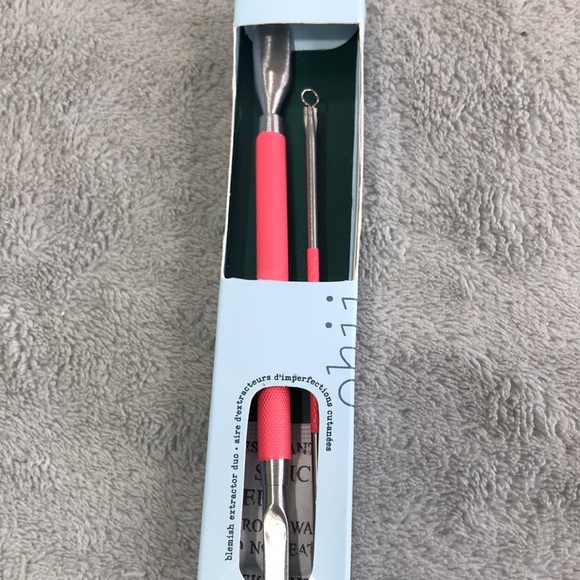 Beauty Tool Bundle Ohii, Wetbrush, and J.Cat New - Picture 8 of 13